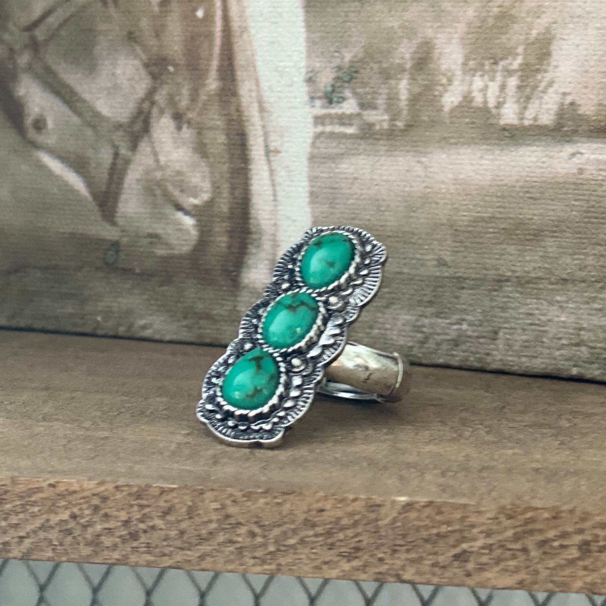 Western Oval Shape Turquoise Stretch Ring